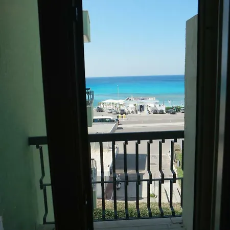 Attico Galilei Fronte Mare By Salentoville